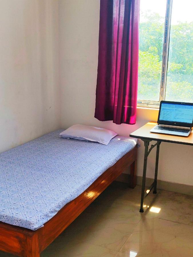 Cupidtrails Backpacker'S Penthouse Hotel Guwahati Værelse billede