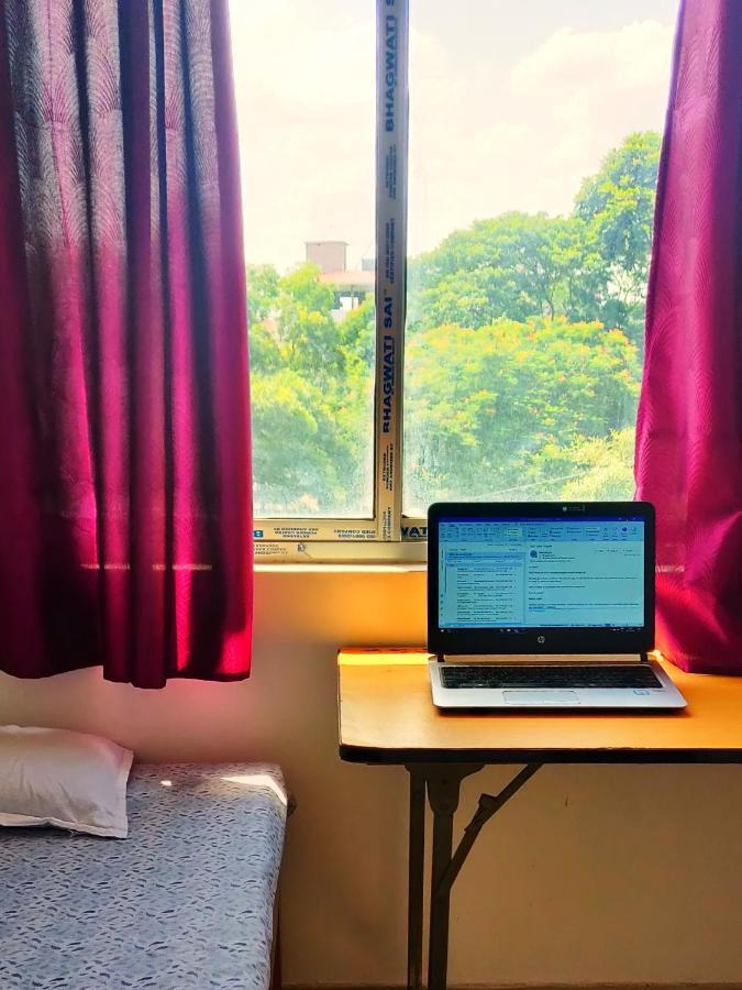 Cupidtrails Backpacker'S Penthouse Hotel Guwahati Eksteriør billede