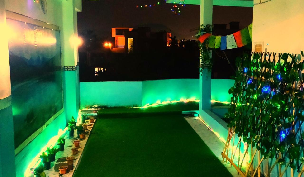 Cupidtrails Backpacker'S Penthouse Hotel Guwahati Eksteriør billede