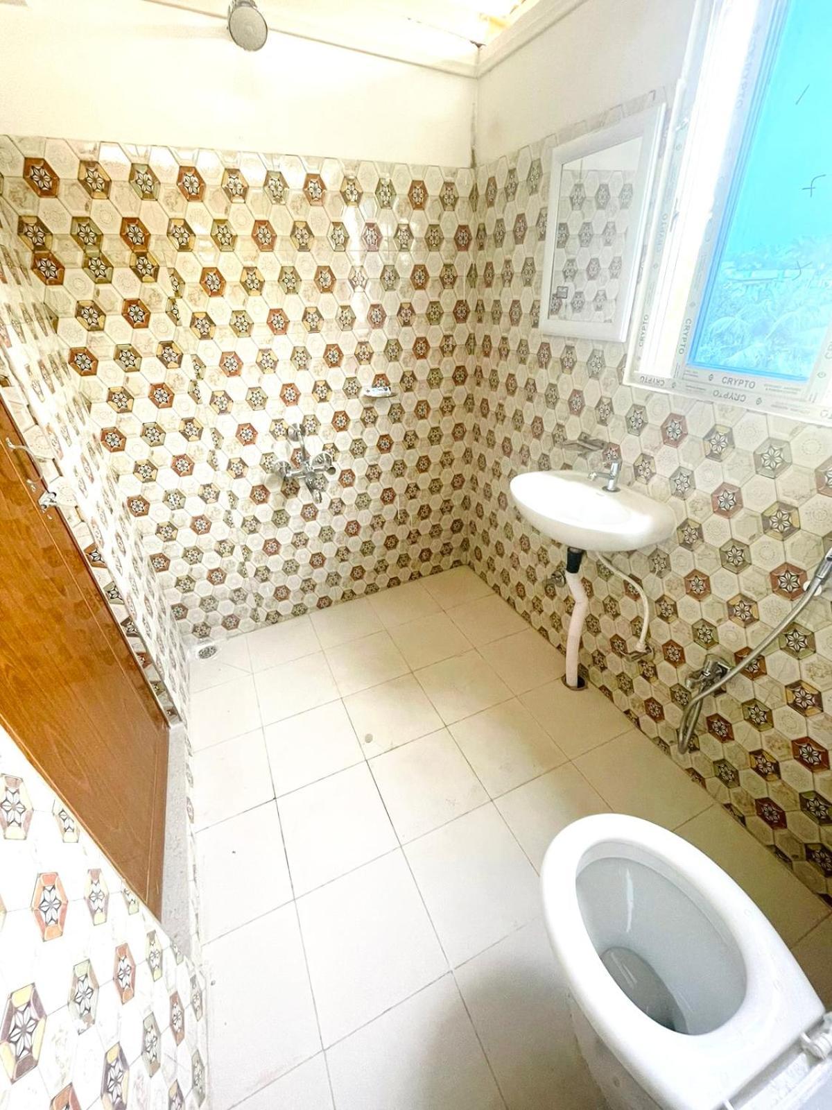 Cupidtrails Backpacker'S Penthouse Hotel Guwahati Eksteriør billede